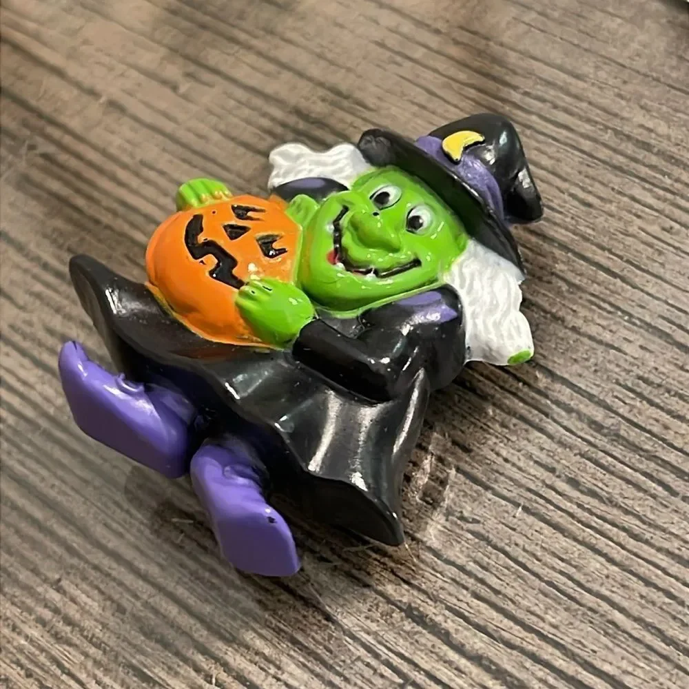 Vintage 1990’s RUSS Witch with Pumpkin Pin